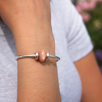 Brazalete de Poder con Feldespato Piedra Lunar